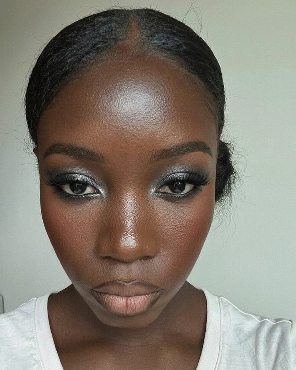 Mob wife glam on an AI sample face