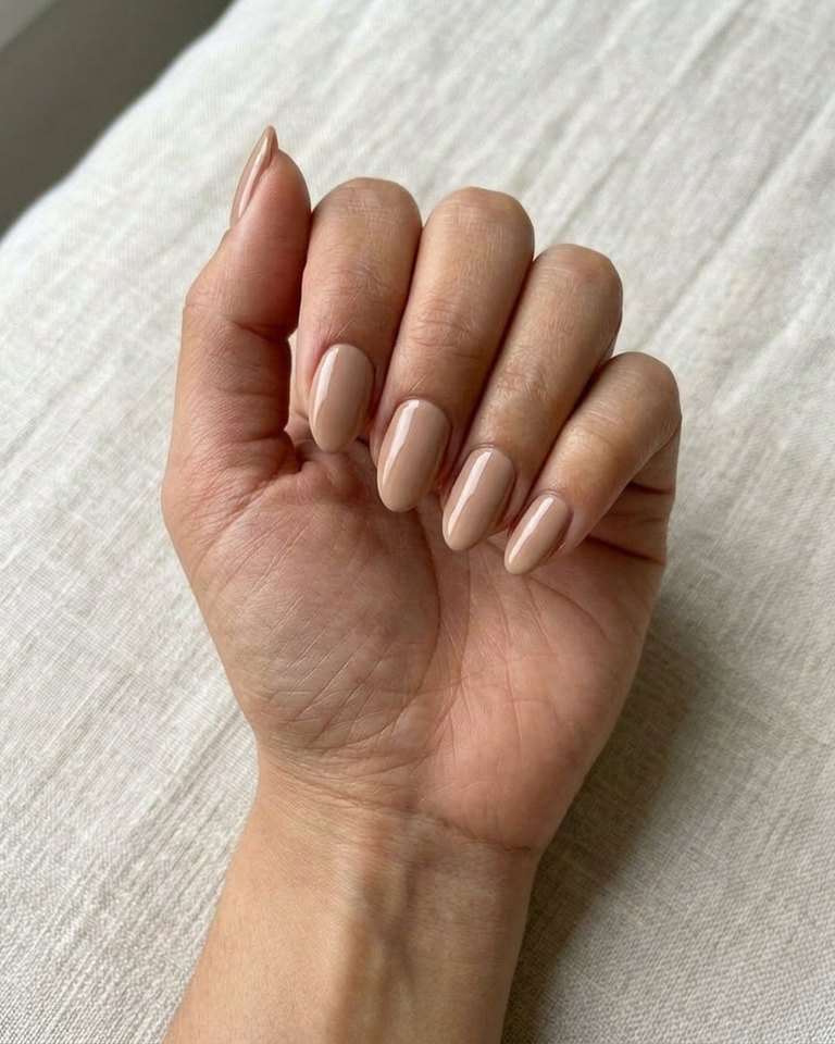 Warm mushroom nude polish on a sample hand: Soft Autumn